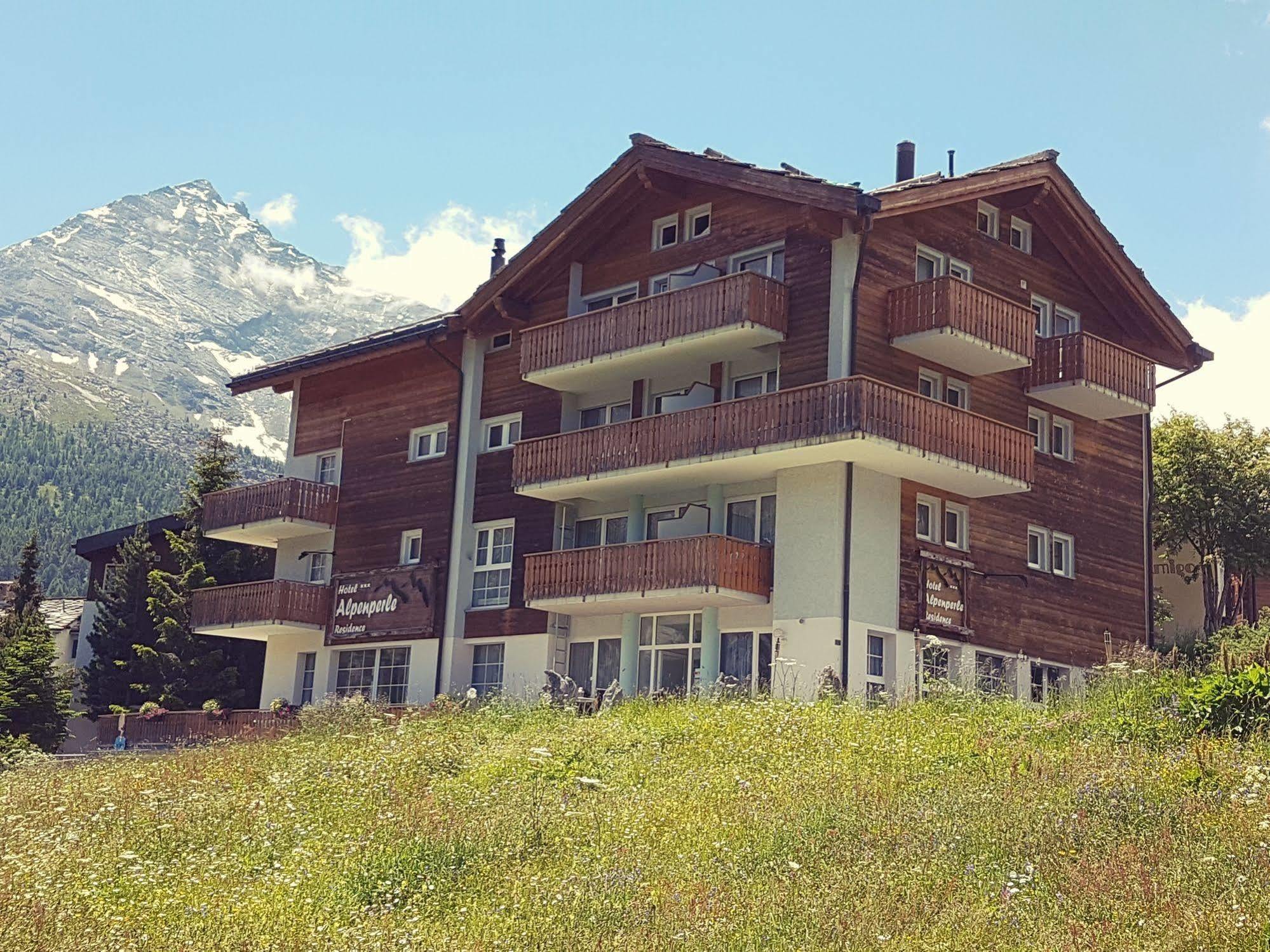 Hotel Alpenperle Саас-Фее Екстериор снимка